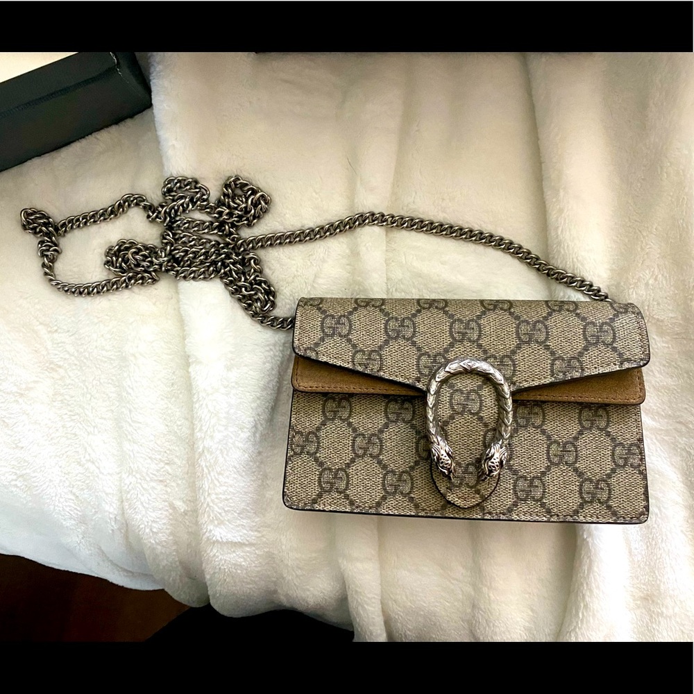 GUCCI Dionysus GG Supreme Super Mini Bag